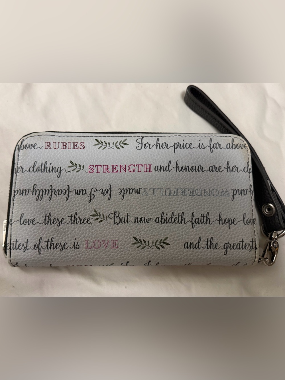 Thirty-One All About the Benjamin’s Wallet in Virtuous Versus w/ Wristlet Strap